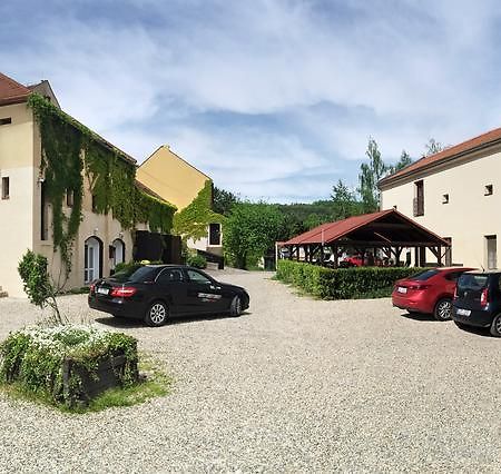 Usedlost Kotlarka Hotel Prague Ngoại thất bức ảnh